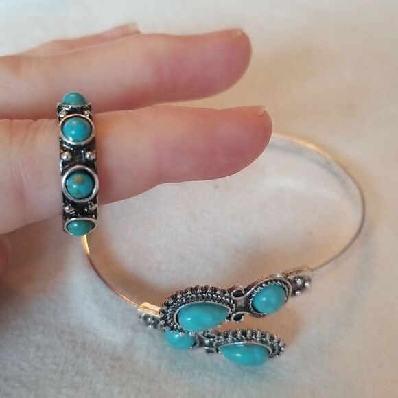 Turquoise synthetic stone bracelet and ring - Picture 4 of 6